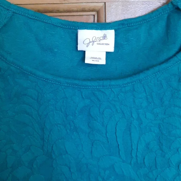 Green XL Top - Picture 2 of 3